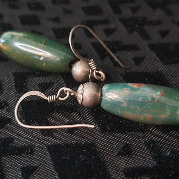 Vintage Sterling Silver & Bloodstone Jasper Earrings - Picture 5 of 5